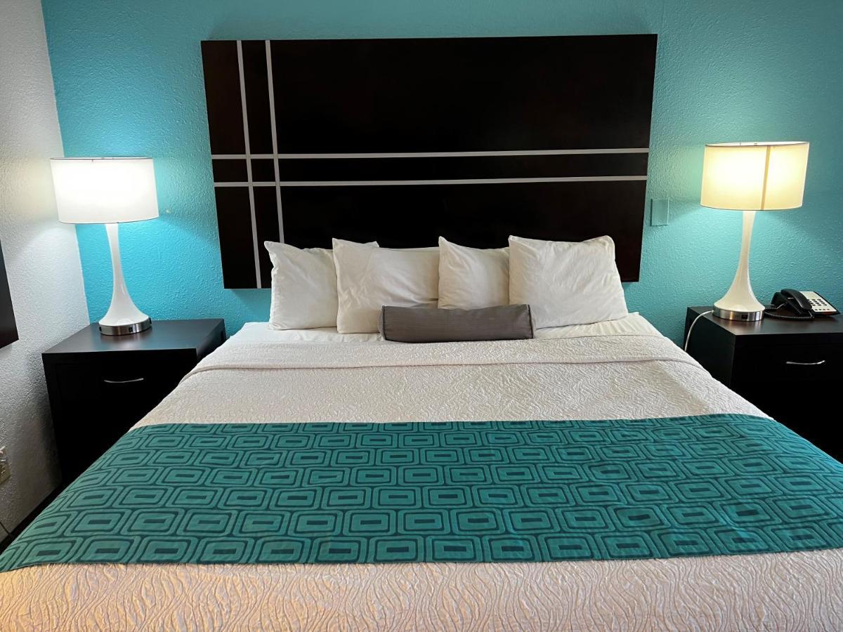 Howard Johnson By Wyndham Heights Downtown Hotel 2*
