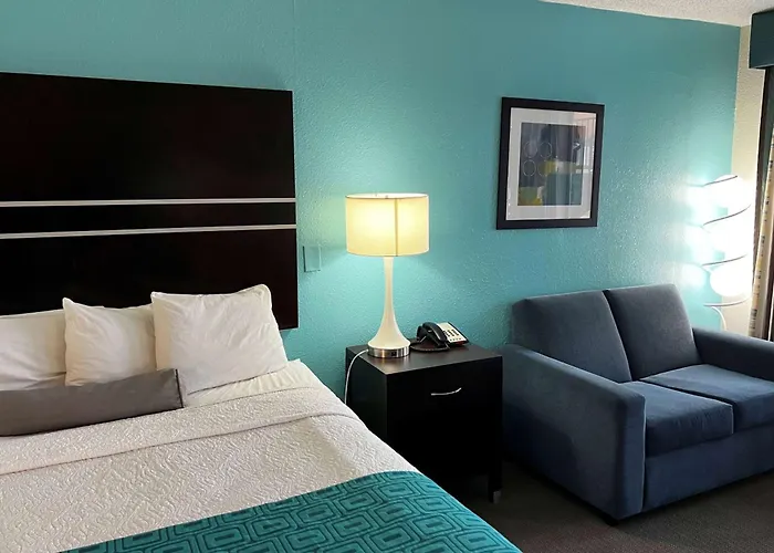 Howard Johnson By Wyndham Houston Heights Downtown