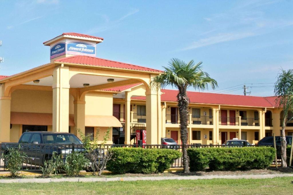 Hotel Howard Johnson By Wyndham Heights Downtown