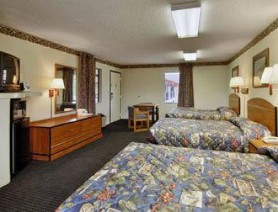 Howard Johnson By Wyndham Heights Downtown Hotel