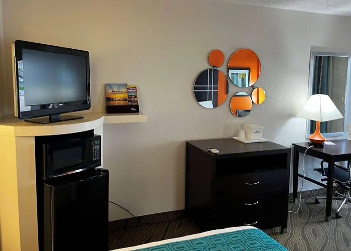 Howard Johnson By Wyndham Houston Heights Downtown