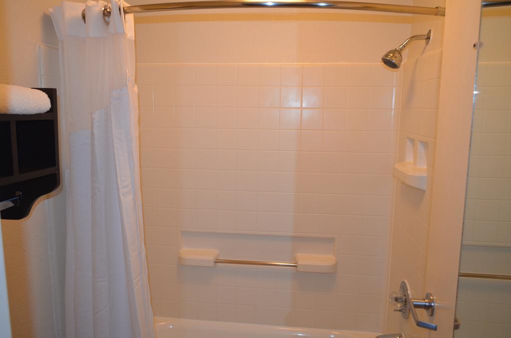 Hotel Howard Johnson By Wyndham Heights Downtown 2*