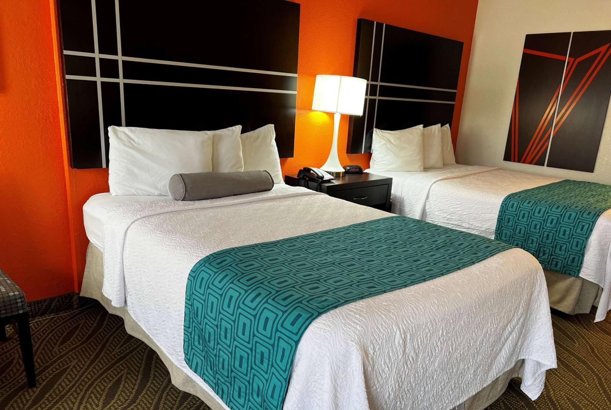 Howard Johnson By Wyndham Heights Downtown Hotel Houston