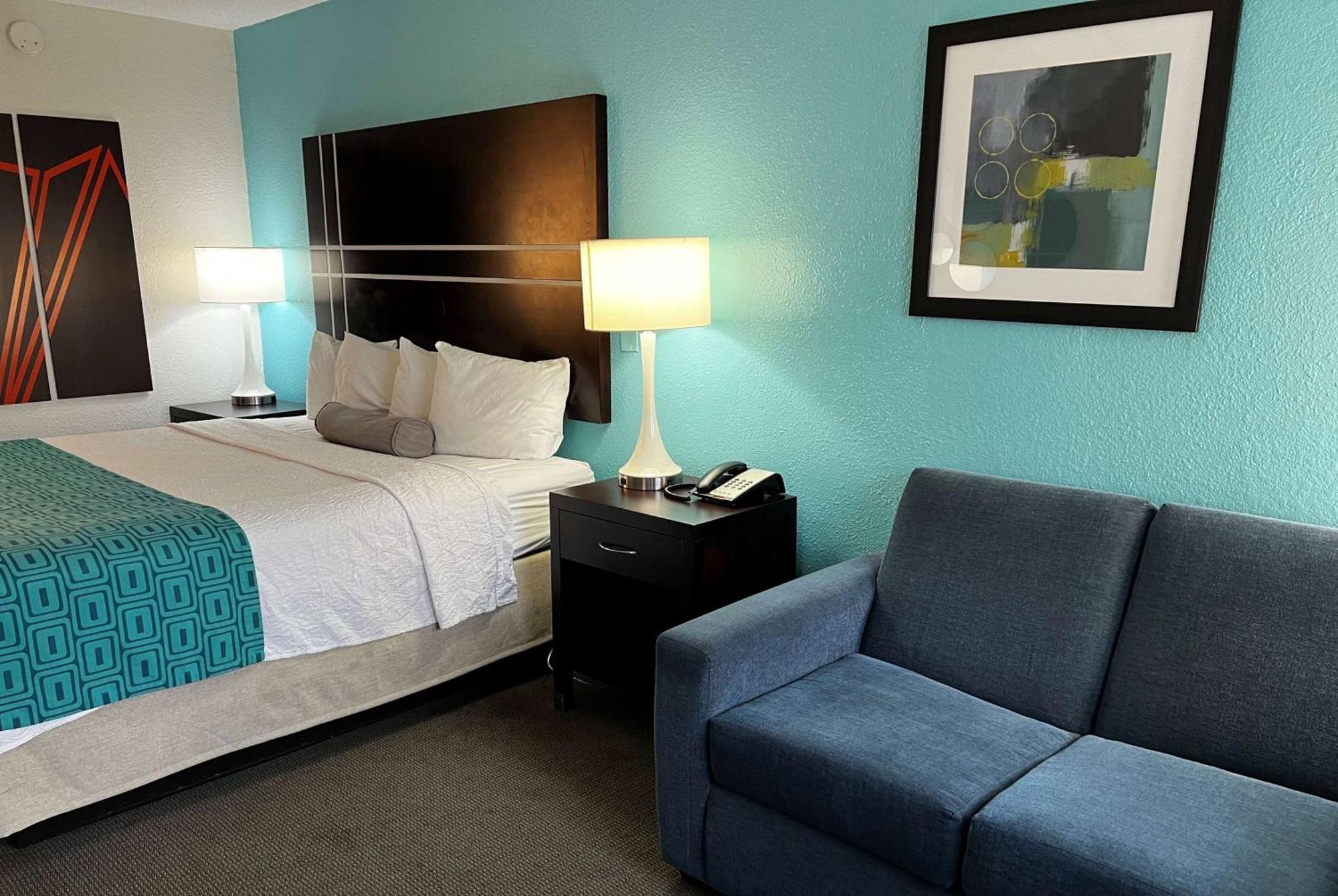 Howard Johnson By Wyndham Heights Downtown Hotel
